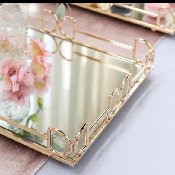 Gold Metal Decorative Trays (set of 2) - Picture 4 of 6